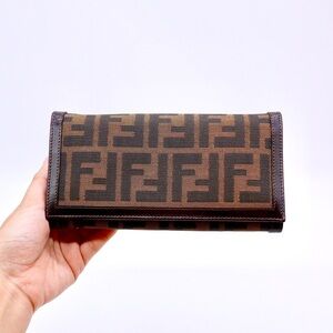 🍓FENDI Zucca Wallet